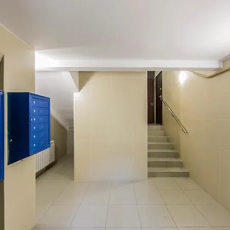 Two-room On Maidan Nezavisimosti Apartment *